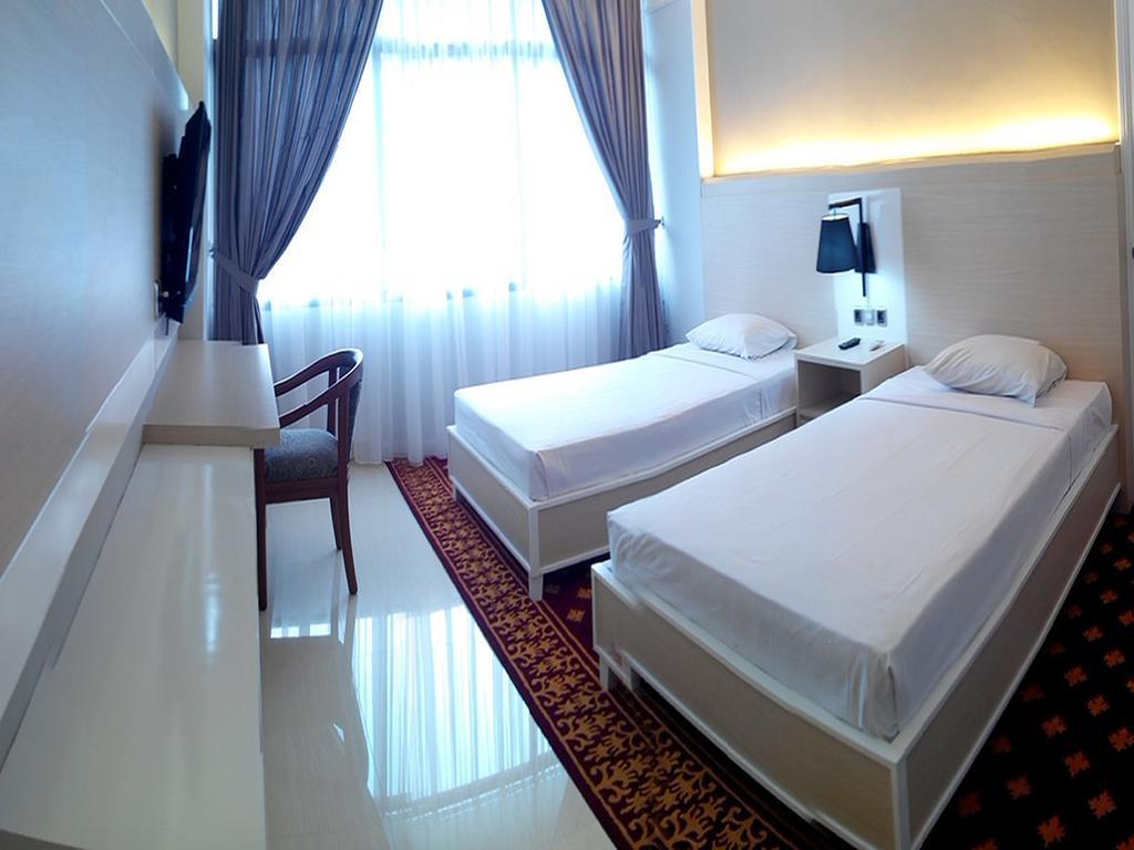 Hotel Sandjaja Palembang Zimmer foto